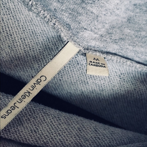 Calvin Klein Sweater - Picture 2 of 2